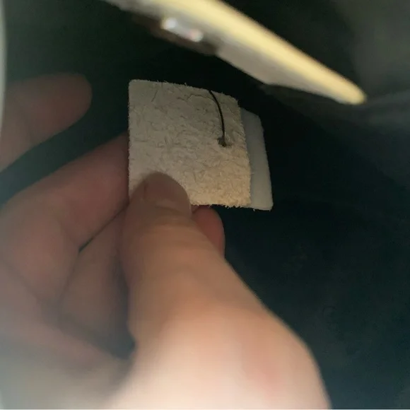 MM6 Maison Martin Margiela Elegant White Leather Crossbody Bag - Picture 8 of 10